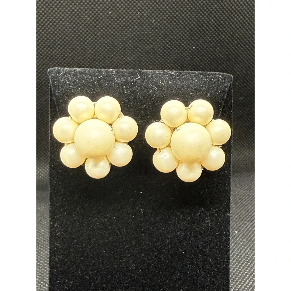 VTG Japan Faux Pearl Cluster Clip On Earrings Cream Floral Mid Century Silver